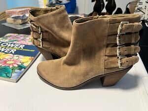 SAM EDELMAN LUCA BEIGE SUEDE ANKLE BOOTS SIDE ZIP & BUCKLES SIZE 8